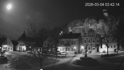 Náměstí, Hrad a Trůba