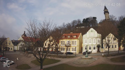 Náměstí, Hrad a Trůba