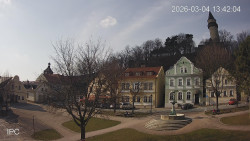 Náměstí, Hrad a Trůba