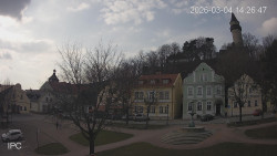 Náměstí, Hrad a Trůba