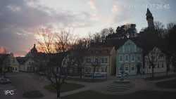 Náměstí, Hrad a Trůba