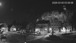 Náměstí, Hrad a Trůba