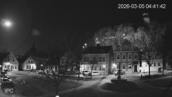 Náměstí, Hrad a Trůba