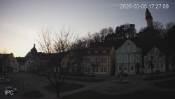 Náměstí, Hrad a Trůba