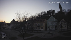 Náměstí, Hrad a Trůba