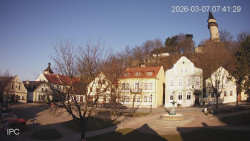 Náměstí, Hrad a Trůba