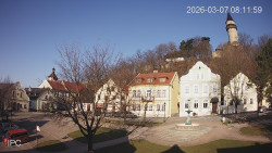 Náměstí, Hrad a Trůba