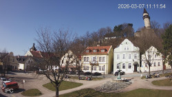 Náměstí, Hrad a Trůba