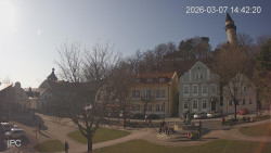 Náměstí, Hrad a Trůba