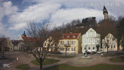 Náměstí, Hrad a Trůba