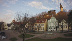 Náměstí, Hrad a Trůba