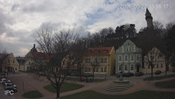 Náměstí, Hrad a Trůba