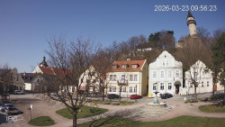 Náměstí, Hrad a Trůba