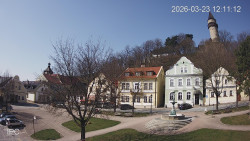 Náměstí, Hrad a Trůba