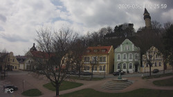 Náměstí, Hrad a Trůba