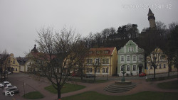 Náměstí, Hrad a Trůba