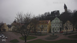 Náměstí, Hrad a Trůba