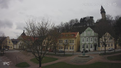 Náměstí, Hrad a Trůba