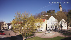 Náměstí, Hrad a Trůba