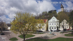 Náměstí, Hrad a Trůba