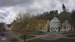 Náměstí, Hrad a Trůba