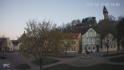 Náměstí, Hrad a Trůba