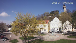 Náměstí, Hrad a Trůba