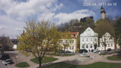 Náměstí, Hrad a Trůba