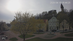 Náměstí, Hrad a Trůba