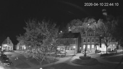 Náměstí, Hrad a Trůba