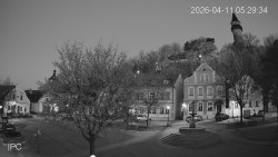 Náměstí, Hrad a Trůba