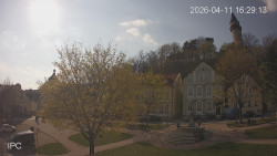 Náměstí, Hrad a Trůba