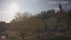 Náměstí, Hrad a Trůba