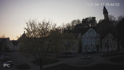 Náměstí, Hrad a Trůba