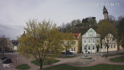 Náměstí, Hrad a Trůba