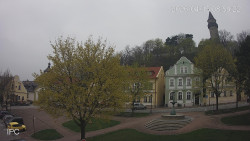 Náměstí, Hrad a Trůba