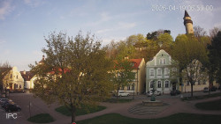 Náměstí, Hrad a Trůba