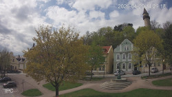 Náměstí, Hrad a Trůba