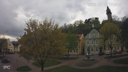 Náměstí, Hrad a Trůba