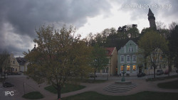 Náměstí, Hrad a Trůba