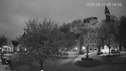 Náměstí, Hrad a Trůba