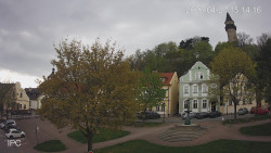 Náměstí, Hrad a Trůba