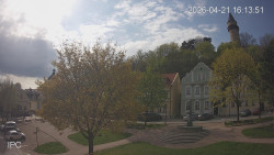 Náměstí, Hrad a Trůba