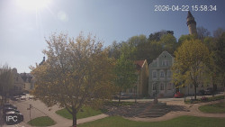 Náměstí, Hrad a Trůba