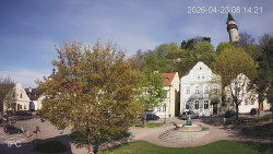 Náměstí, Hrad a Trůba