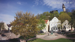 Náměstí, Hrad a Trůba