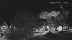 Náměstí, Hrad a Trůba