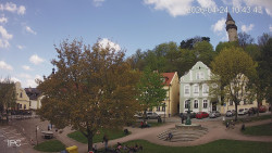 Náměstí, Hrad a Trůba