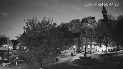 Náměstí, Hrad a Trůba