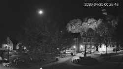 Náměstí, Hrad a Trůba